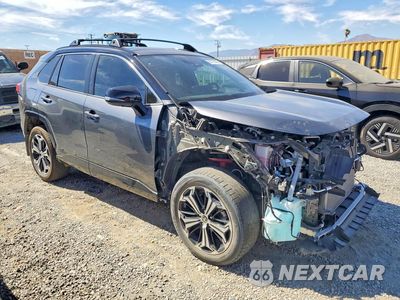 Czwarte zdjęcie samochodu z boku: 2024 TOYOTA RAV4 PRIME XSE VIN:JTMFB3FV4RD207621 - miniatura