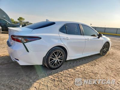 Trzecie zdjęcie samochodu z tyłu: 2024 TOYOTA CAMRY SE VIN:4T1G11AK7RU919965 - miniatura