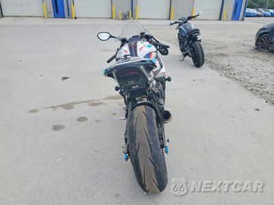 Czwarte zdjęcie samochodu z boku: 2026 BMW S 1000 RR VIN:WB10P2304T6M78780 - miniatura