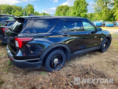 Trzecie zdjęcie samochodu z tyłu: 2025 FORD EXPLORER POLICE INTERCEPTOR VIN:1FM5K8AW3SGA84211 - miniatura