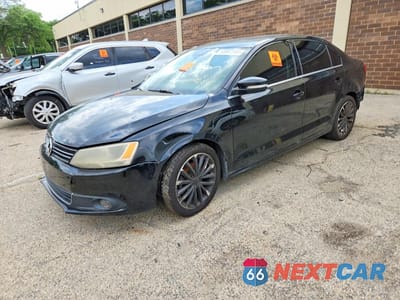 2011 VOLKSWAGEN JETTA SEL 3VWLX7AJ5BM376151 - główne zdjęcie licytacji z USA - miniatura