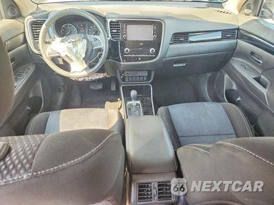 Zdjęcie 8 z 13 samochodu: 2020 MITSUBISHI OUTLANDER ES VIN:JA4AD2A39LZ011098 - miniatura