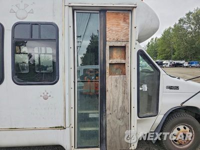 Zdjęcie 9 z 10 samochodu: 2004 FORD ECONOLINE E450 SUPER DUTY CUTAWAY VAN VIN:1FDXE45S24HA92328 - miniatura