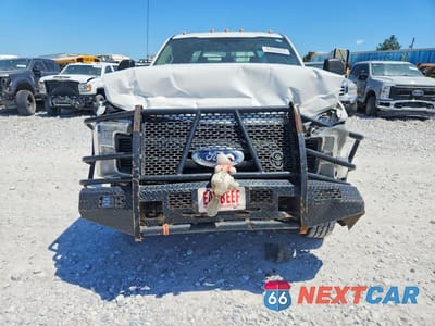 Piąte zdjęcie samochodu w środku: 2019 FORD F350 SUPER DUTY VIN:1FD8W3HT7KEG56943 - miniatura