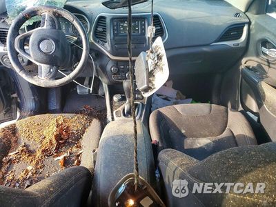 Zdjęcie 8 z 13 samochodu: 2016 JEEP CHEROKEE LATITUDE VIN:1C4PJMCS7GW259933 - miniatura