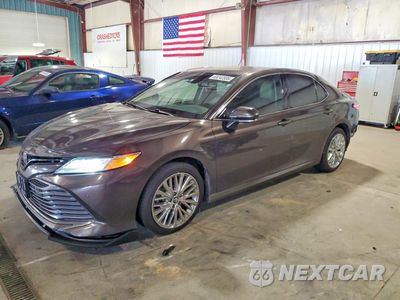 2018 TOYOTA CAMRY XLE 4T1B11HK7JU095826 - główne zdjęcie licytacji z USA - miniatura
