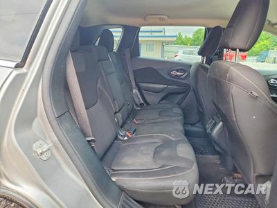 Zdjęcie 11 z 13 samochodu: 2015 JEEP CHEROKEE LATITUDE VIN:1C4PJMCB3FW674620 - miniatura