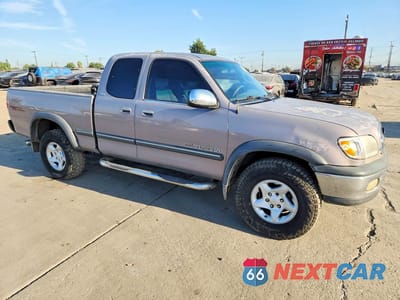 Czwarte zdjęcie samochodu z boku: 2002 TOYOTA TUNDRA SR5 V8 VIN:5TBRT34162S323562 - miniatura
