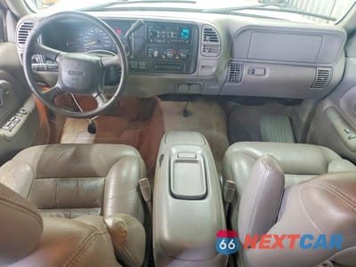 Zdjęcie 8 z 12 samochodu: 1999 GMC SUBURBAN K1500 VIN:3GKFK16R0XG514909 - miniatura