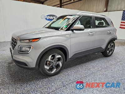 2025 HYUNDAI VENUE SEL KMHRC8A32SU372341 - główne zdjęcie licytacji z USA - miniatura