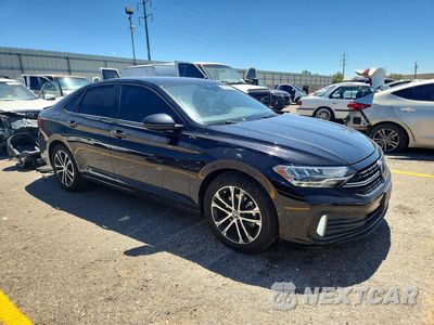Czwarte zdjęcie samochodu z boku: 2022 VOLKSWAGEN JETTA SPORT VIN:3VWBM7BUXNM020151 - miniatura