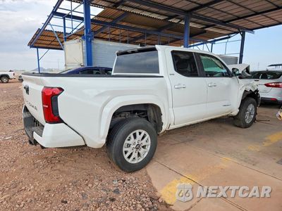 Trzecie zdjęcie samochodu z tyłu: 2026 TOYOTA TACOMA SR5 VIN:3TMLB5JNXTM228670 - miniatura