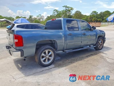 Trzecie zdjęcie samochodu z tyłu: 2010 CHEVROLET SILVERADO C1500 LS VIN:3GCRCREA0AG291889 - miniatura