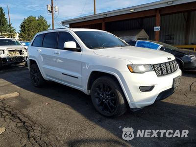 Czwarte zdjęcie samochodu z boku: 2018 JEEP GRAND CHEROKEE LAREDO VIN:1C4RJFAG8JC202880 - miniatura