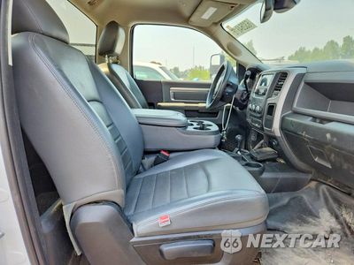Zdjęcie 10 z 12 samochodu: 2017 RAM 5500 HD DRW 4WD SVC BODY VIN:3C7WRNBJ6HG604231 - miniatura