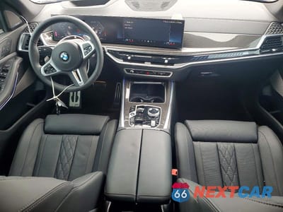 Zdjęcie 8 z 13 samochodu: 2026 BMW X5 M60I VIN:5UX33EU04T9411802 - miniatura