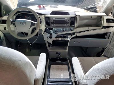 Zdjęcie 8 z 13 samochodu: 2011 TOYOTA SIENNA LE VIN:5TDKK3DC2BS117149 - miniatura