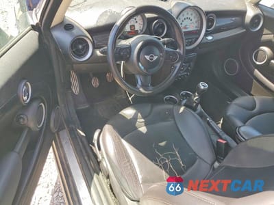 Zdjęcie 8 z 13 samochodu: 2012 MINI COOPER S VIN:WMWSV3C58CTY28106 - miniatura