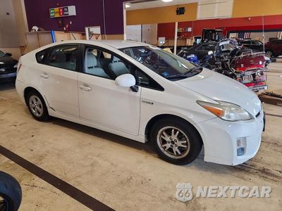 Czwarte zdjęcie samochodu z boku: 2011 TOYOTA PRIUS TWO VIN:JTDKN3DU6B0268174 - miniatura