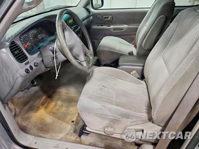 Zdjęcie 7 z 12 samochodu: 2002 TOYOTA TUNDRA SR5 V8 VIN:5TBBT441X2S232365 - miniatura