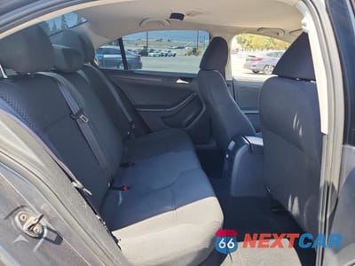Zdjęcie 10 z 12 samochodu: 2014 VOLKSWAGEN JETTA BASE VIN:3VW2K7AJ7EM372312 - miniatura