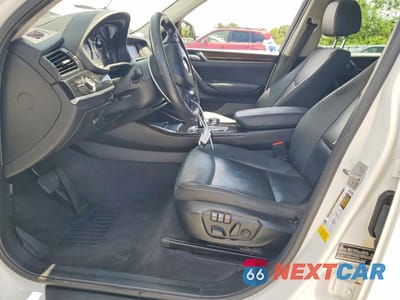 Zdjęcie 7 z 13 samochodu: 2017 BMW X3 SDRIVE28I VIN:5UXWZ7C50H0V85690 - miniatura