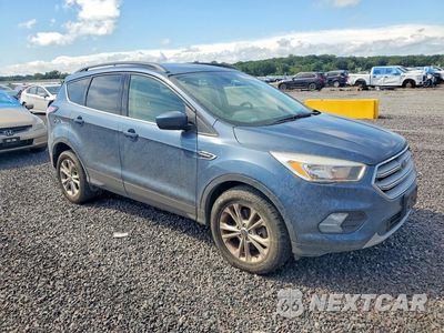 Czwarte zdjęcie samochodu z boku: 2018 FORD ESCAPE SE VIN:1FMCU9GD8JUA27029 - miniatura