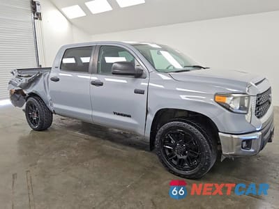 Czwarte zdjęcie samochodu z boku: 2020 TOYOTA TUNDRA SR5 VIN:5TFDY5F12LX947916 - miniatura