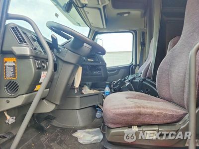 Zdjęcie 7 z 14 samochodu: 2020 VOLVO VNL SEMI TRUCK VIN:4V4NC9EH1LN241089 - miniatura