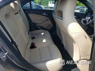 Zdjęcie 10 z 12 samochodu: 2019 MERCEDES-BENZ CLA 250 VIN:WDDSJ4EB4KN714720 - miniatura
