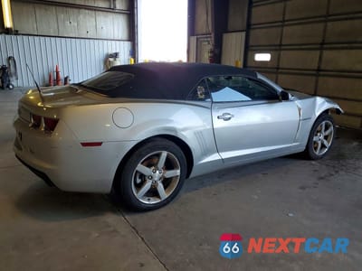 Trzecie zdjęcie samochodu z tyłu: 2011 CHEVROLET CAMARO LT VIN:2G1FC3DD2B9198436 - miniatura