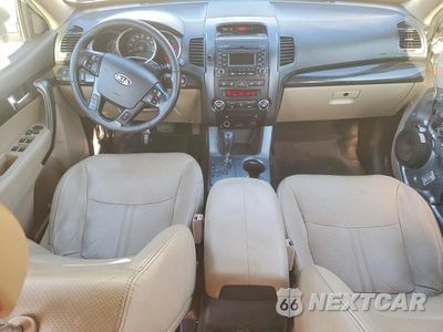 Zdjęcie 8 z 13 samochodu: 2011 KIA SORENTO EX VIN:5XYKUDA24BG060879 - miniatura