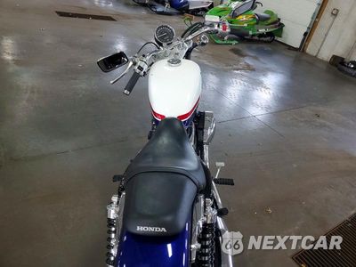 Zdjęcie 6 z 10 samochodu: 2011 HONDA VT750 RS VIN:JH2RC5880BK000388 - miniatura