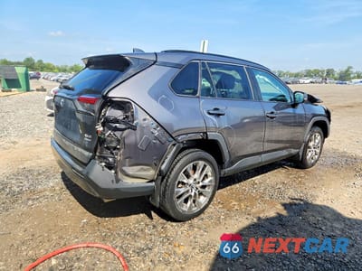 Trzecie zdjęcie samochodu z tyłu: 2019 TOYOTA RAV4 XLE PREMIUM VIN:2T3A1RFV9KW073391 - miniatura
