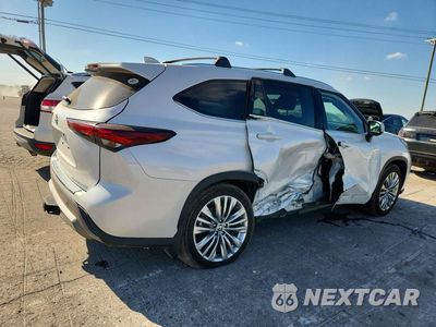 Trzecie zdjęcie samochodu z tyłu: 2026 TOYOTA HIGHLANDER PLATINUM VIN:5TDKDRBH9TS597705 - miniatura