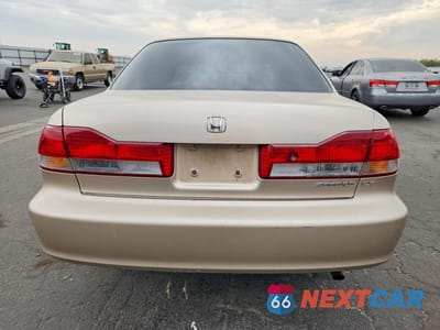 Zdjęcie 6 z 12 samochodu: 2002 HONDA ACCORD LX VIN:3HGCG66552G702832 - miniatura