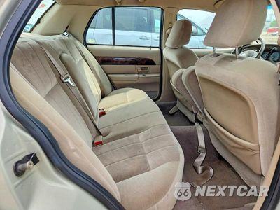 Zdjęcie 11 z 14 samochodu: 2004 MERCURY GRAND MARQUIS GS VIN:2MEFM74W94X645645 - miniatura