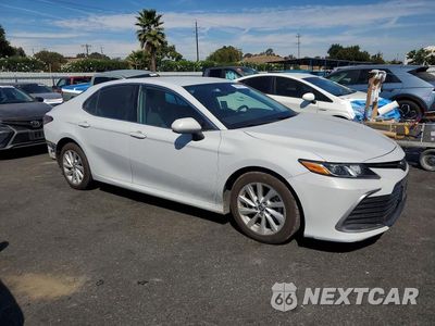 Czwarte zdjęcie samochodu z boku: 2022 TOYOTA CAMRY LE VIN:4T1C11AK7NU017082 - miniatura