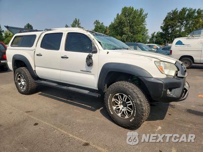 Czwarte zdjęcie samochodu z boku: 2014 TOYOTA TACOMA V6 VIN:3TMLU4EN6EM135713 - miniatura