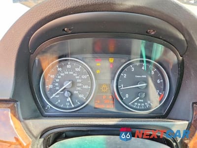 Zdjęcie 9 z 12 samochodu: 2010 BMW 328 I VIN:WBAPH7G57ANM54006 - miniatura