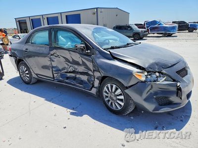 Czwarte zdjęcie samochodu z boku: 2010 TOYOTA COROLLA LE VIN:2T1BU4EEXAC510856 - miniatura
