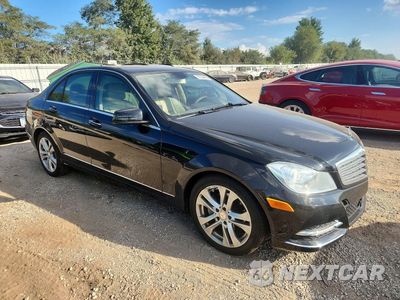 Czwarte zdjęcie samochodu z boku: 2013 MERCEDES-BENZ C 250 VIN:WDDGF4HB1DR284983 - miniatura