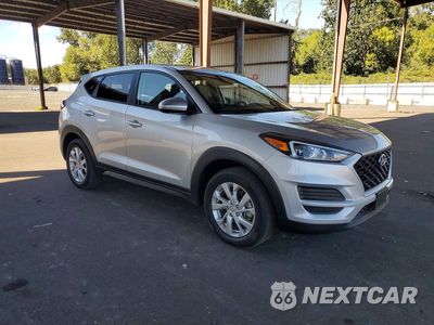 Czwarte zdjęcie samochodu z boku: 2019 HYUNDAI TUCSON SE VIN:KM8J2CA40KU920512 - miniatura