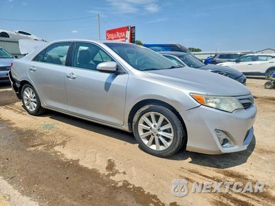 Czwarte zdjęcie samochodu z boku: 2013 TOYOTA CAMRY XLE VIN:4T4BF1FK8DR295712 - miniatura