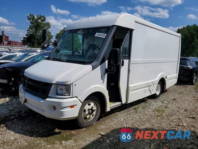 2018 ISUZU NPR REACH - DELIVERY VAN JALB4T17XJ7W02311 - główne zdjęcie licytacji z USA - miniatura