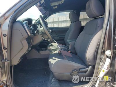 Zdjęcie 7 z 12 samochodu: 2017 TOYOTA TACOMA TRD SPORT VIN:3TMCZ5AN4HM119611 - miniatura