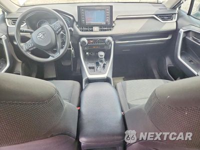 Zdjęcie 8 z 13 samochodu: 2020 TOYOTA RAV4 LE VIN:2T3H1RFV5LC056413 - miniatura