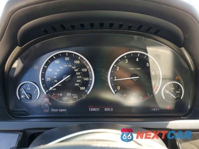 Zdjęcie 9 z 12 samochodu: 2013 BMW 740 I VIN:WBAYA6C54DC995183 - miniatura
