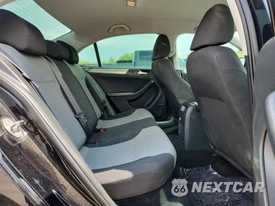 Zdjęcie 10 z 13 samochodu: 2018 VOLKSWAGEN JETTA S VIN:3VW2B7AJXJM231969 - miniatura