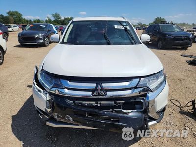 Piąte zdjęcie samochodu w środku: 2018 MITSUBISHI OUTLANDER SE VIN:JA4AZ3A33JZ071740 - miniatura